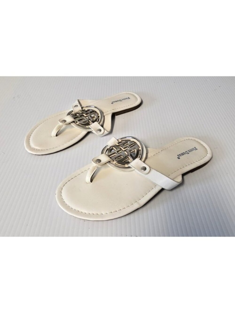 Pierre Dumas Women's Flat Thong Vegan Sandals White Size 8